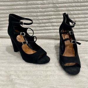 14th & Union Anya Size 7 Strappy Block Heel Sandal Black Velvet